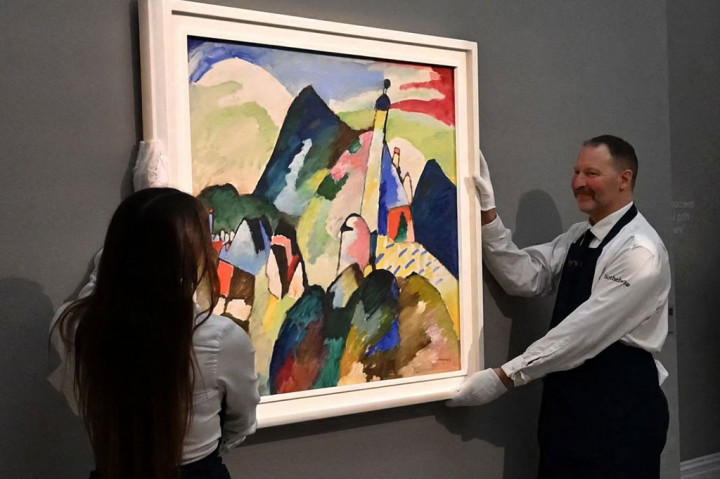 Fantastis! Mahakarya Kandinsky Terjual Rp825 Miliar