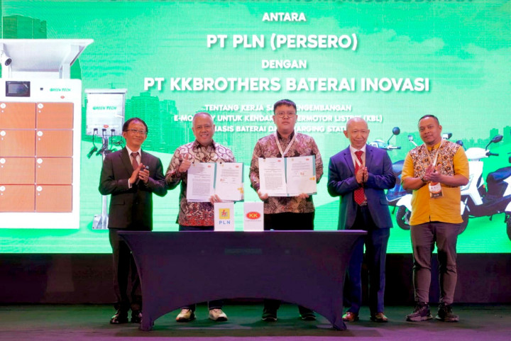PLN Siapkan 1.500 Titik Charging Station untuk Motor Listrik