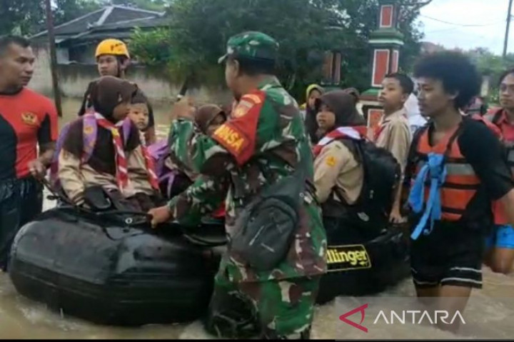 Sekolah Banjir, Ratusan Siswa SD di Sragen Gagal Ujian Tengah Semester
