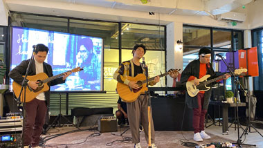 The Overtunes: Kakak-Adik dalam Satu Band Nggak Melulu Berantem!