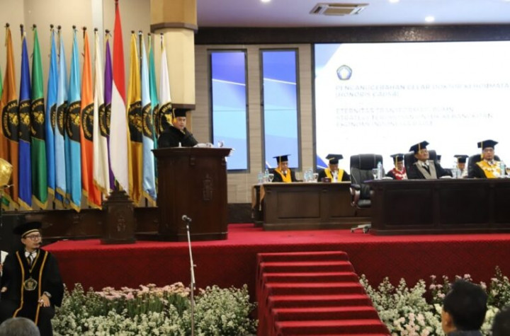 Erick Thohir, Terima Gelar Doktor Honoris Causa Dari UB