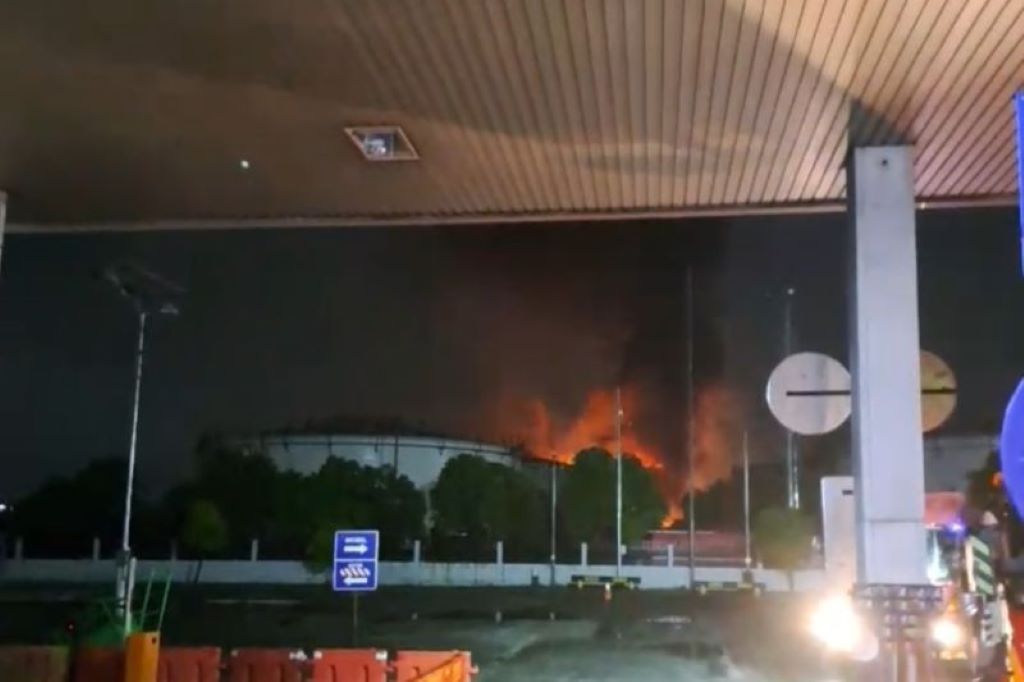 Kebakaran pipa Pertamina Plumpang. Foto: Branda Antara