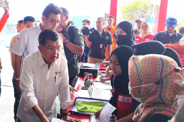 Momen JK Tinjau Korban Kebakaran di Depo Pertamina Plumpang