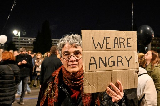 Pencarian Korban Tabrakan Kereta Yunani Segera Diakhiri di Tengah Amarah Warga