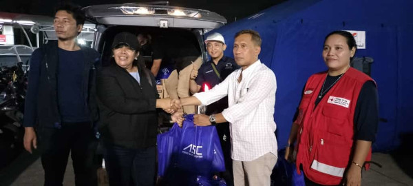 Gerak Cepat Ahmad Sahroni Center Bantu Korban Kebakaran Plumpang