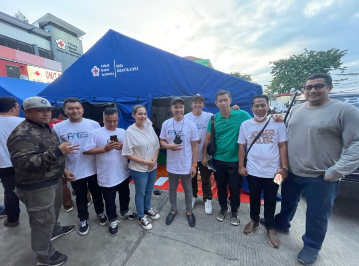 Forum Akhlak Indonesia Salurkan Bantuan untuk Korban Kebakaran Plumpang