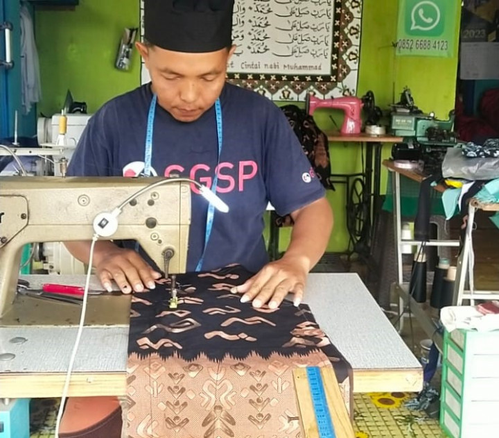 Kursus Jahit Gratis Mengubah Hidup Musa Jadi Pengusaha