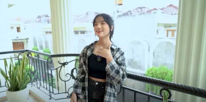 Fuji Beli Rumah Harga Belasan Miliar, Dibayar Tunai!