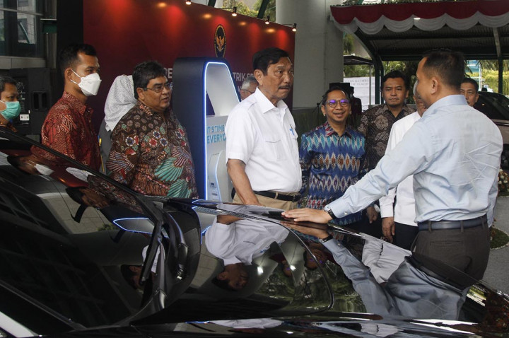 Luhut & Jajaran Kemenko Marves Bakal Pakai Mobil Listrik