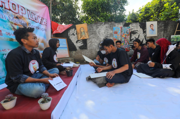 Pemuda Bandung Diajak Ciptakan Karya Positif dengan Seni Lukis