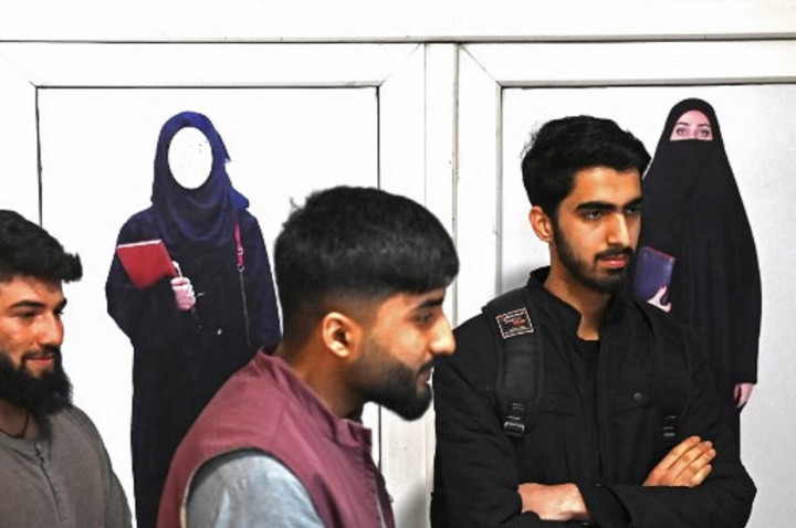 Universitas di Afghanistan Kembali Dibuka, Perempuan Masih Dilarang Kuliah