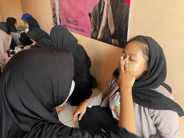 Perempuan di Tangerang Didorong Mengembangkan Bakat Melalui Tata Rias