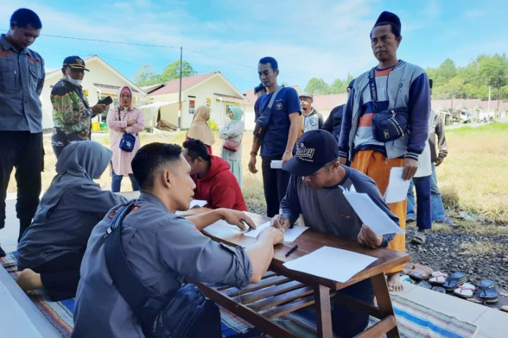 1.833 KK Penyintas Erupsi Semeru Sudah Terima Kunci Hunian