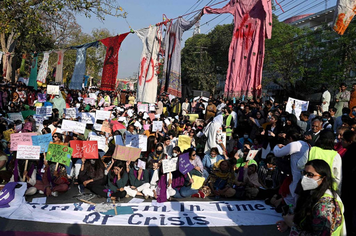 Ribuan Perempuan Pakistan Berunjuk Rasa Meski Ada Larangan