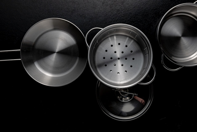 Begini trik untuk melindungi panci, wajan, dan peralatan stainless steel di dapur. (Foto: Ilustrasi/Dok. Freepik.com)