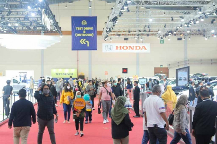 Ogah Repot saat ke GJAW? Manfaatkan Transportasi Umum!