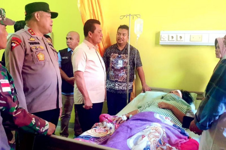 Jenguk Korban Longsor Natuna, Gubernur Kepri Janji Bangunkan Rumah Baru