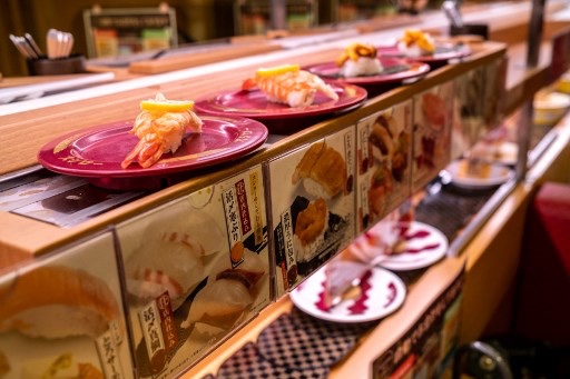 Lancarkan ‘Terorisme Sushi’ Tiga Pemuda di Jepang Ditahan