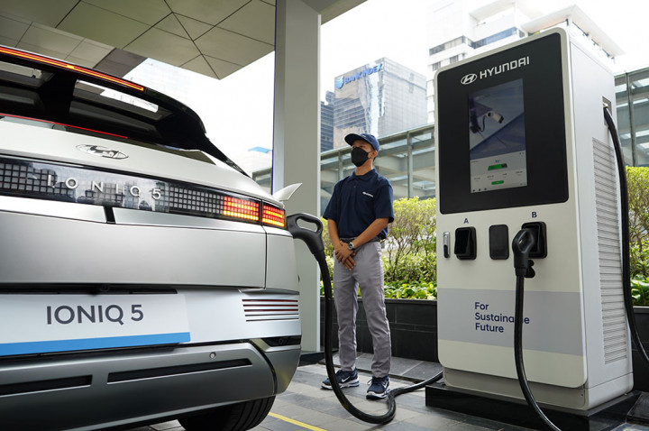 Kini <i>Ngecas</i> Mobil Listrik Cuma Butuh 18 Menit