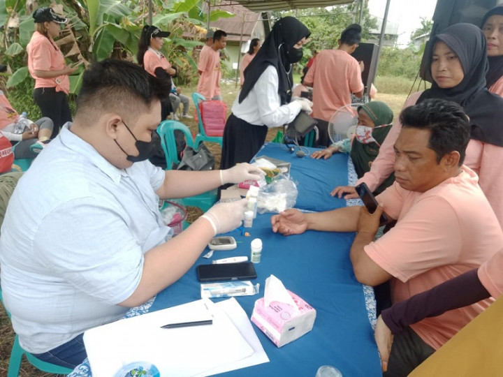 Tarik Perhatian, Mak-Mak di Samarinda Gelar Cek Kesehatan hingga Sunat Massal