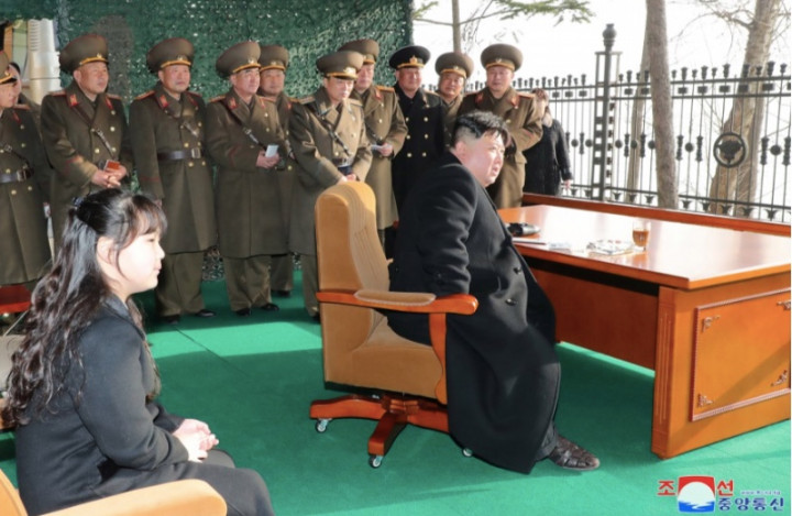 Kim Jong-Un Bawa Anak Perempuannya Saksikan Uji Coba Rudal