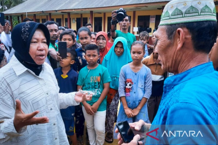 Penyaluran Bantuan untuk Korban Longsor Natuna Terkendala Cuaca