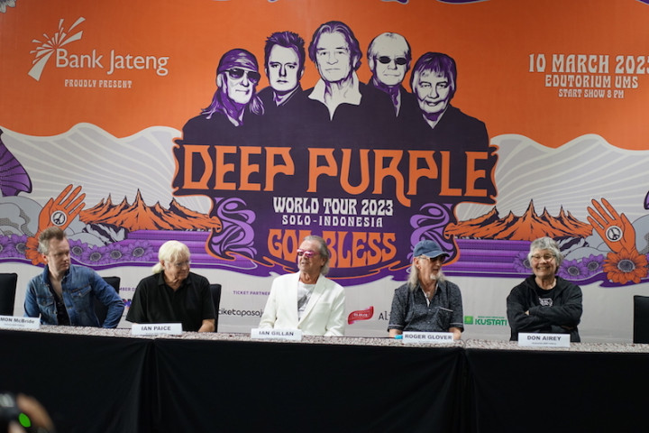 Purple Market Ramaikan Konser Deep Purple