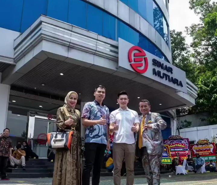 Hotman Paris Ajak Venna Melinda Bisnis HP