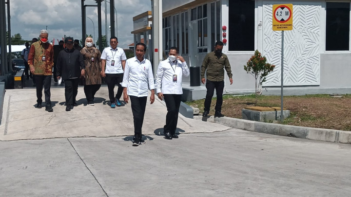 Presiden Resmikan Sentra Penggilingan Padi Modern di Sragen