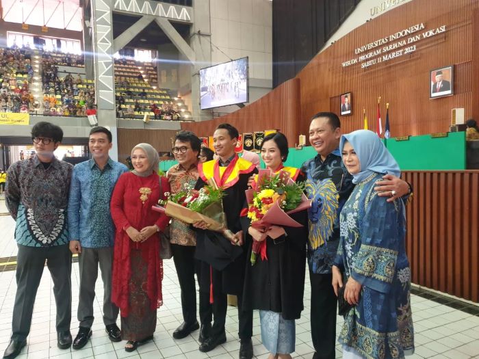Adhyaksa Dault hingga Bambang Soesatyo Hadiri Wisuda Putra Putrinya di UI