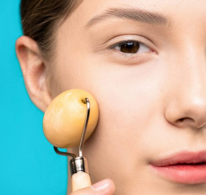 Jadi Tren pada 2023, Ini Panduan Memiliki Kulit Sehat nan Glowing ala SKIN+