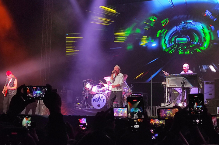 Promotor Kaget Deep Purple Hampiri Jokowi di Kursi Penonton