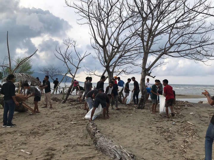 Usai Dihantam Gelombang, Para Pemuda Bangun Lagi Kampung Wisata Nanga Banda