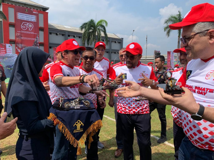 Menkumham Ajak Dubes Negara Tetangga Bermain Olahraga Tradisional