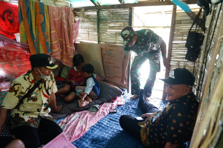 Dua Pekan Banjir Pati Tak Surut, Warga Bangun Rumah Pohon