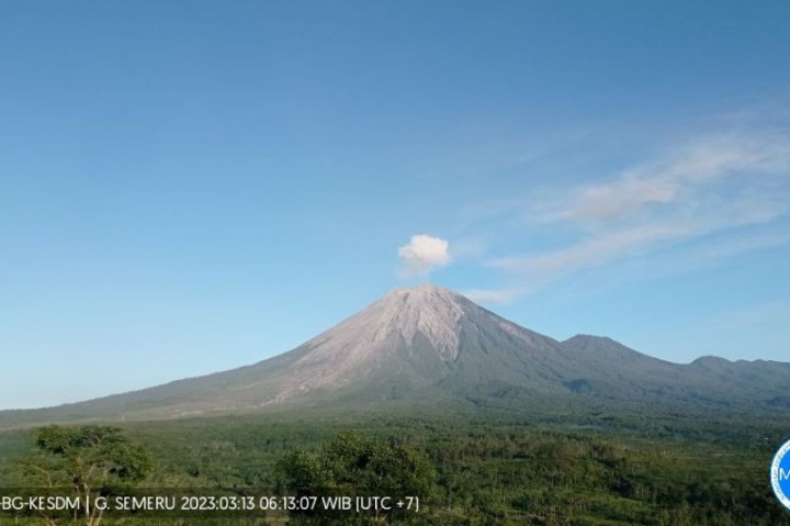 Aktivitas Gunung Semeru Didominasi Gempa Erupsi