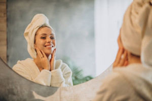 Mitos atau Fakta, Bangun Sahur Bisa Bikin Kulit Wajahmu Kering