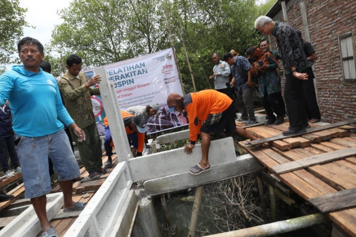 Gubernur Jateng Kucurkan Rp1,6 Miliar untuk Bangun Rumah Korban Rob Demak