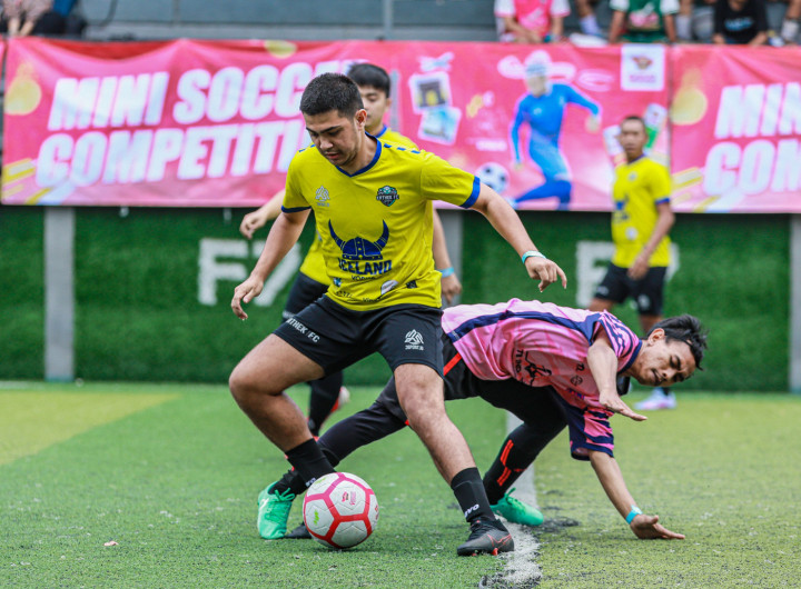 <i>From</i> Poris <i>to</i> Paris, Bertemu Neymar Berkat si 'Kulit Bundar'