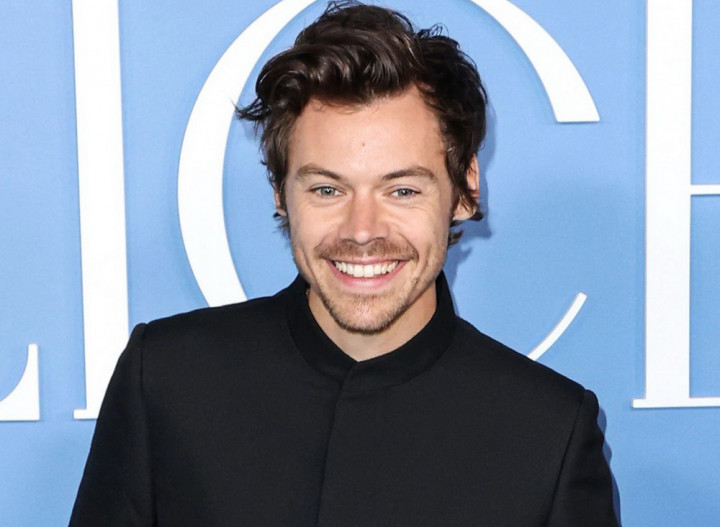 Harry Styles Dinobatkan sebagai Pemilik Senyum Paling Menawan di Dunia