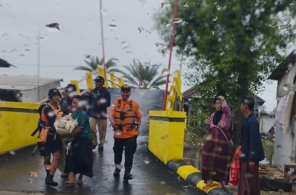 Perahu Nelayan Terbalik di Perairan Muara Gembong Bekasi, 1 Orang Tewas