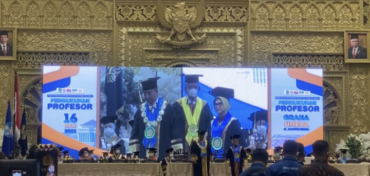 Putri Ma'ruf Amin Dikukuhkan Sebagai Guru Besar Unesa