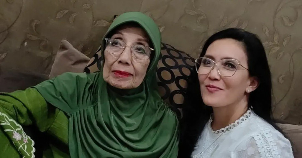 Rieke Diah Pitaloka dan Nani Wijaya (Foto: instagram)