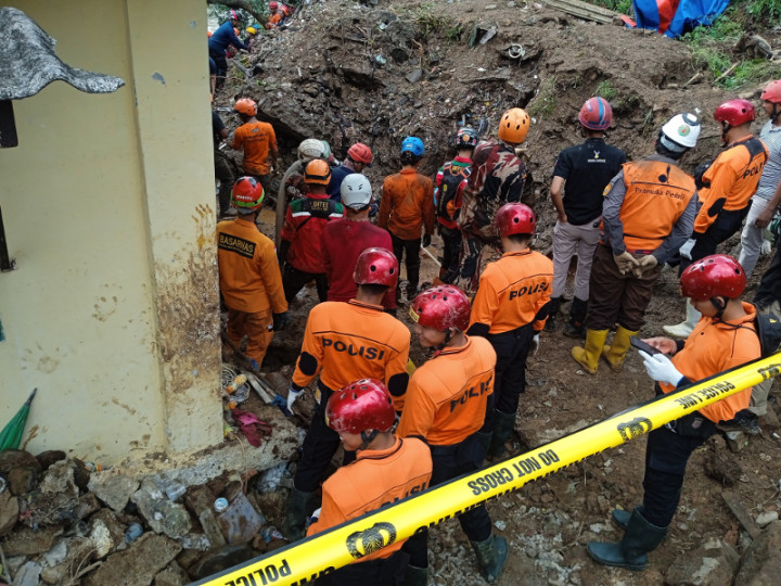 4 Korban Longsor di Empang Bogor Masih Dicari