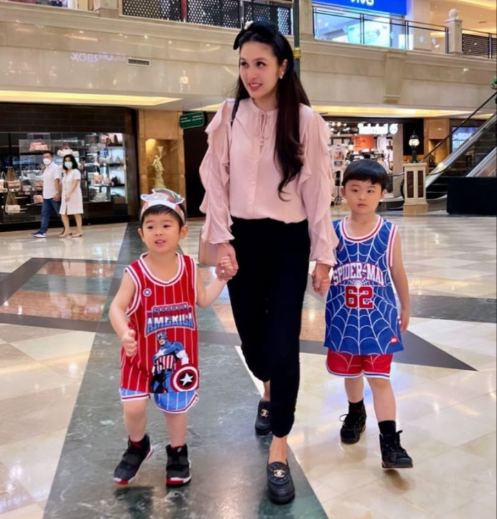 Tidak Gengsi! Sandra Dewi Pilih Ikan Kembung untuk Kebutuhan Nutrisi Anak