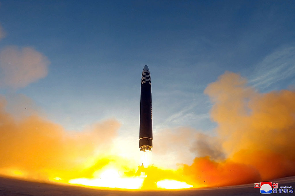 Korea Utara: Uji Coba Rudal pada Kamis, Hwasong-17