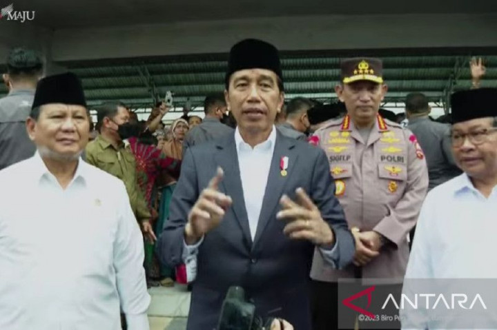 Tinjau Pasar Rakyat Tabalong, Jokowi: Harganya Baik Jelang Ramadan