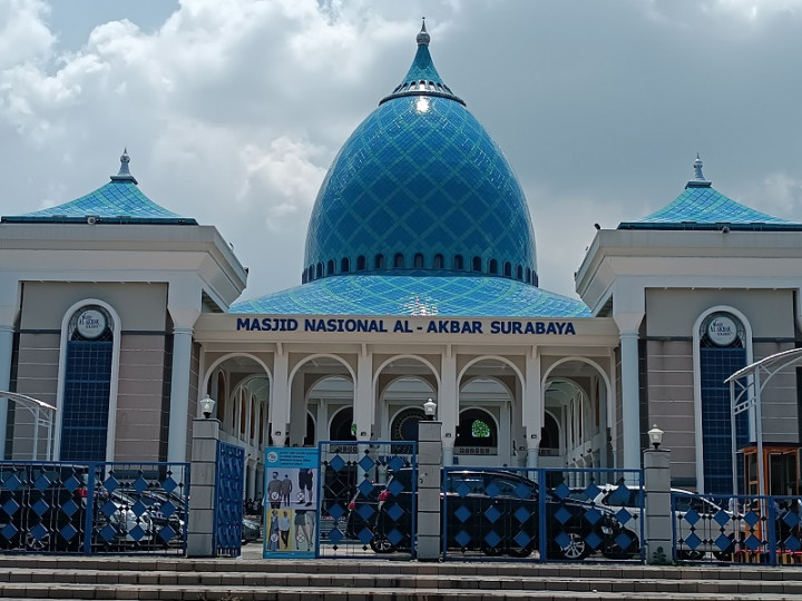 Anies Baswedan Awali Kunjungan di Jatim dengan Salat Jumat di Masjid Al-Akbar Surabaya