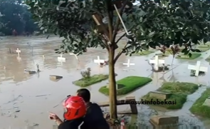 Ribuan Makam TPU Jatisari Kota Bekasi Terendam Banjir