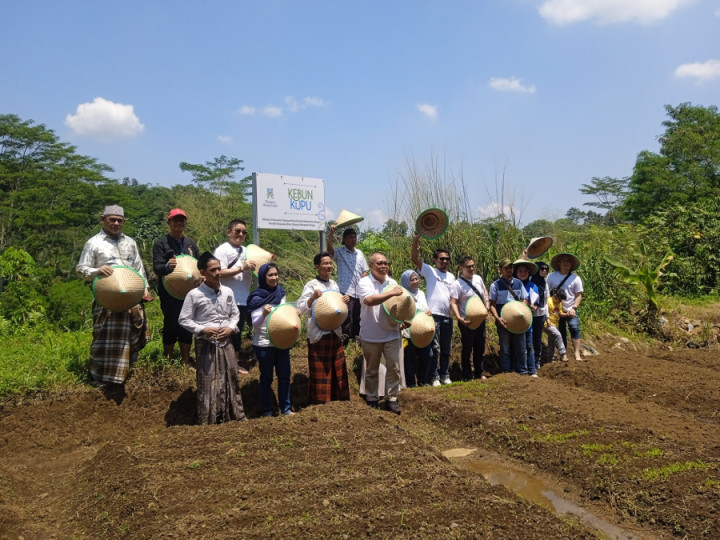 Yayasan Kursi Putih Ajak Santri di Bogor Eksplorasi Bidang Pertanian